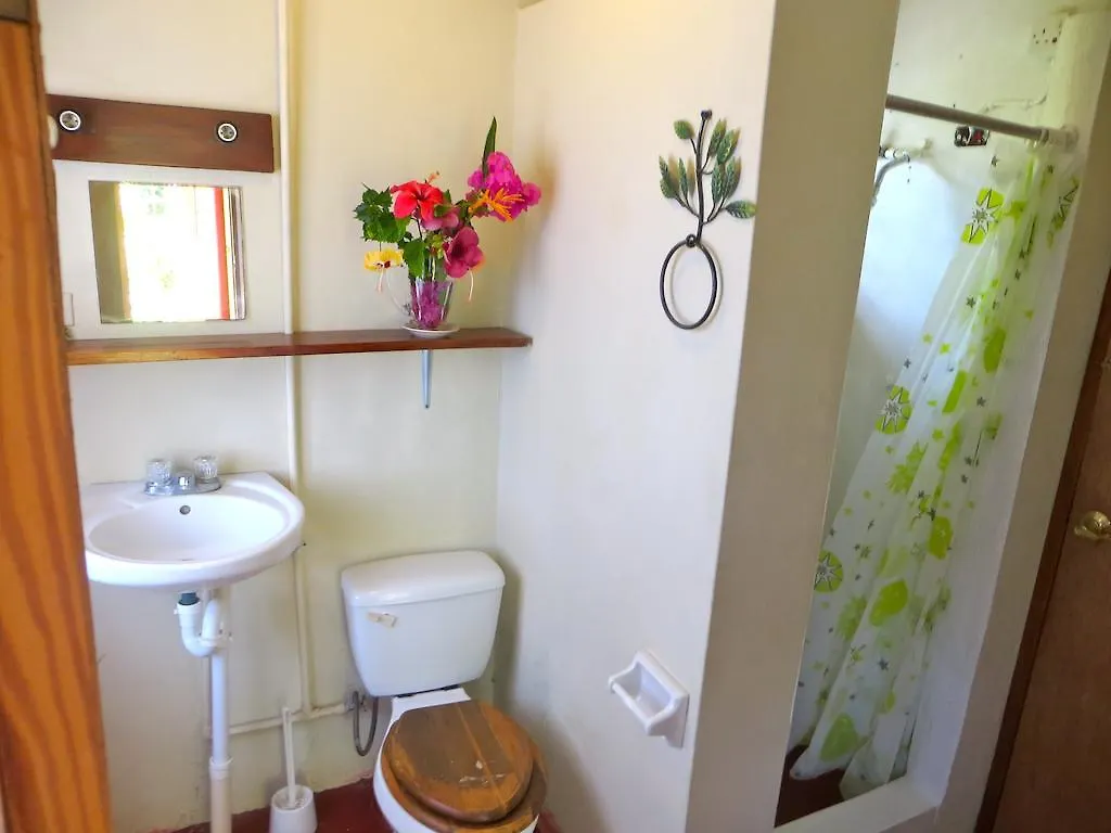 La Familia Guest House&Natural Farm Port Antonio Resort