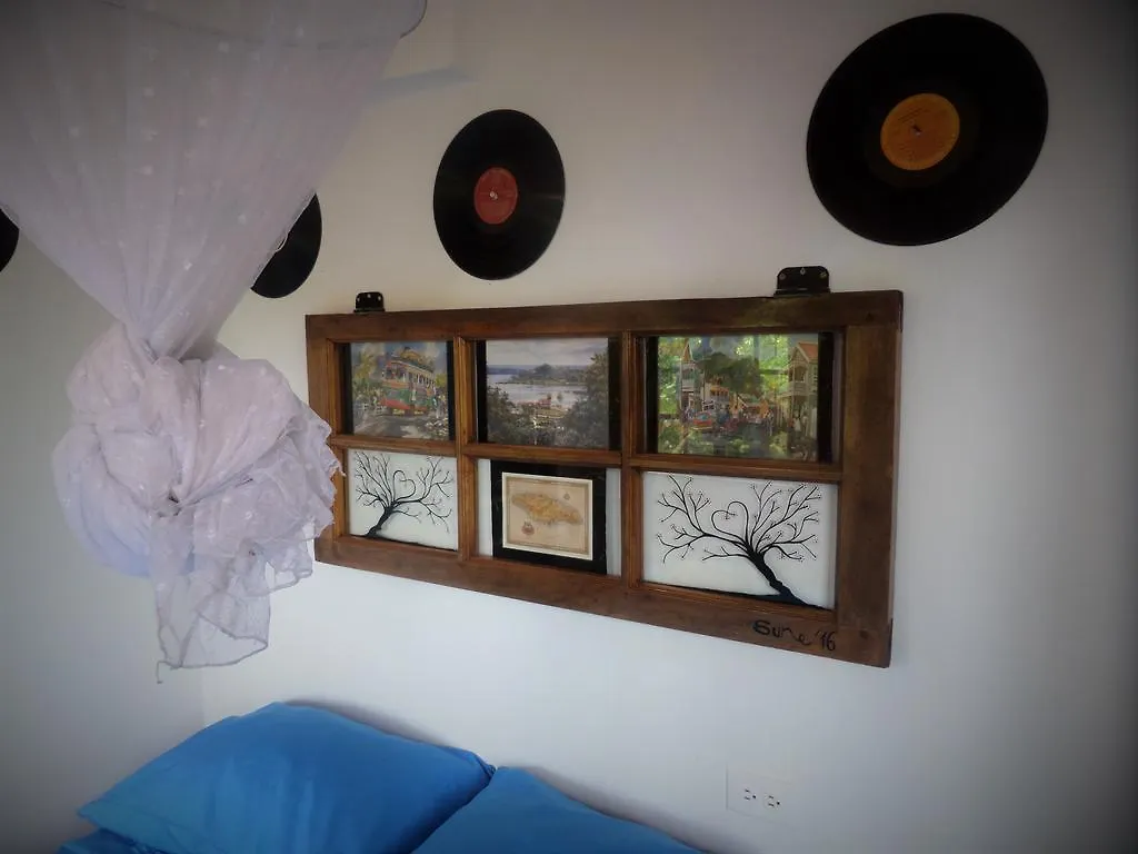 La Familia Guest House&Natural Farm Port Antonio 3*,